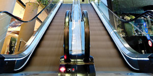 Escalators / Moving Walks